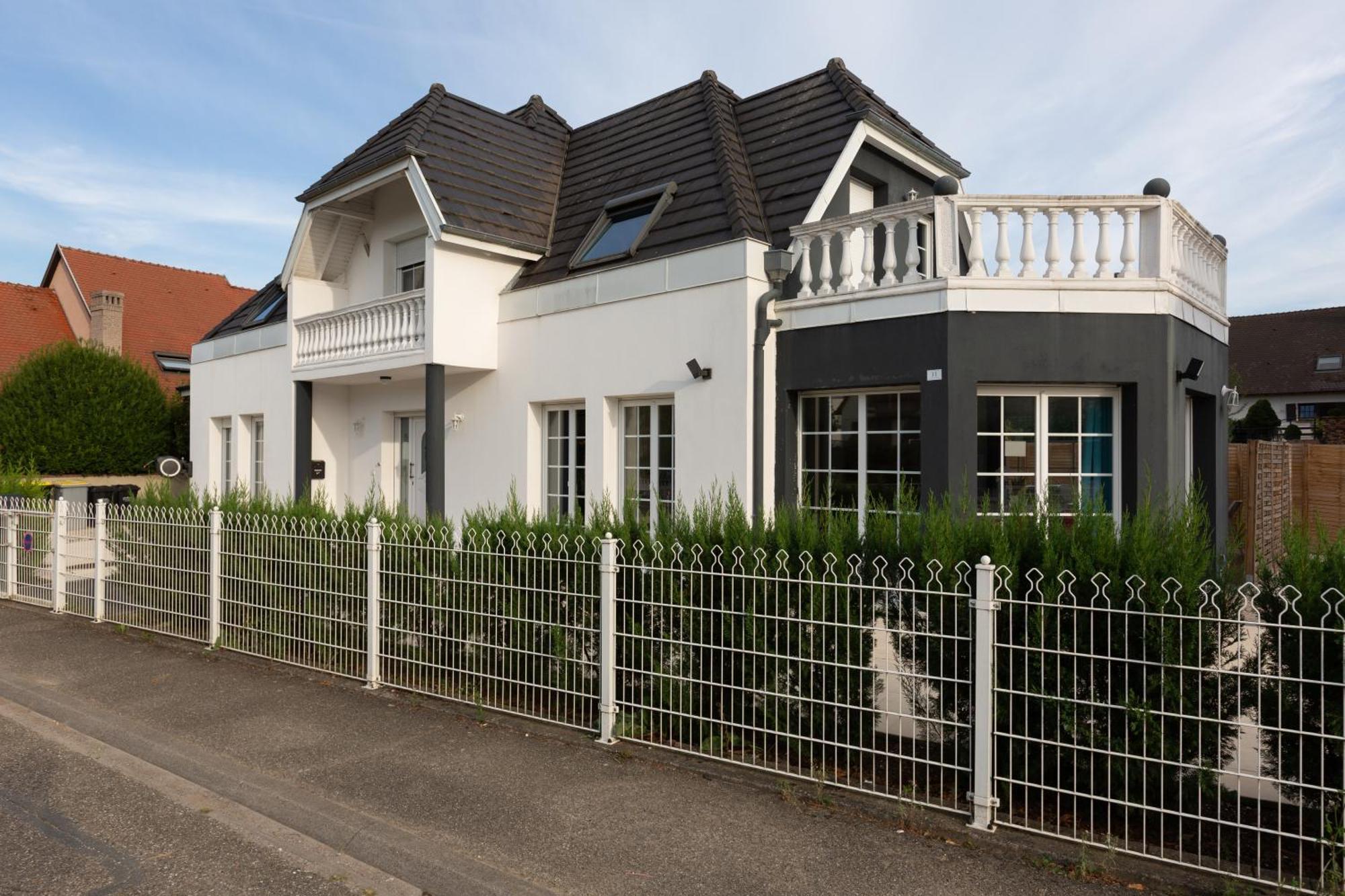 Gites Spa Strasbourg - Villa Ours - Spa Prive, Sauna, Borne D'Arcade, Babyfoot Ittenheim Bagian luar foto